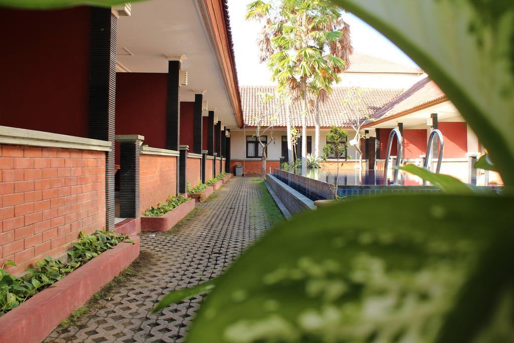 Puri Ganesh Hotel Legian Kültér fotó
