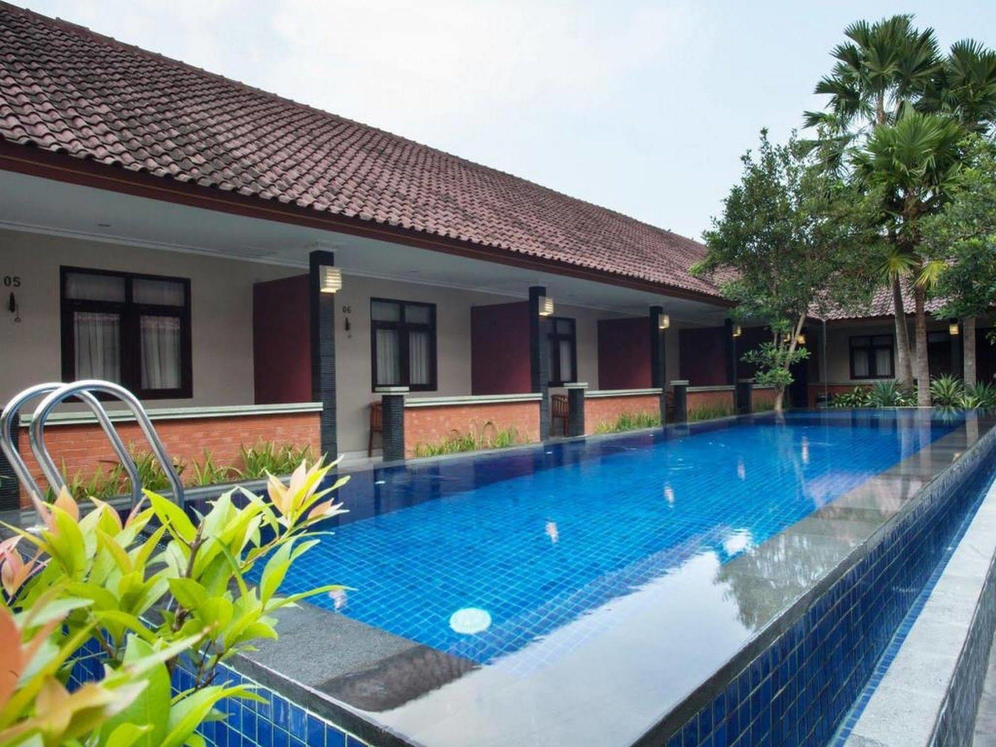 Puri Ganesh Hotel Legian Kültér fotó